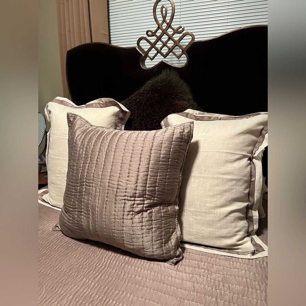 POTTERY BARN CHANNEL QUILTED EURO SHAM IS NWT